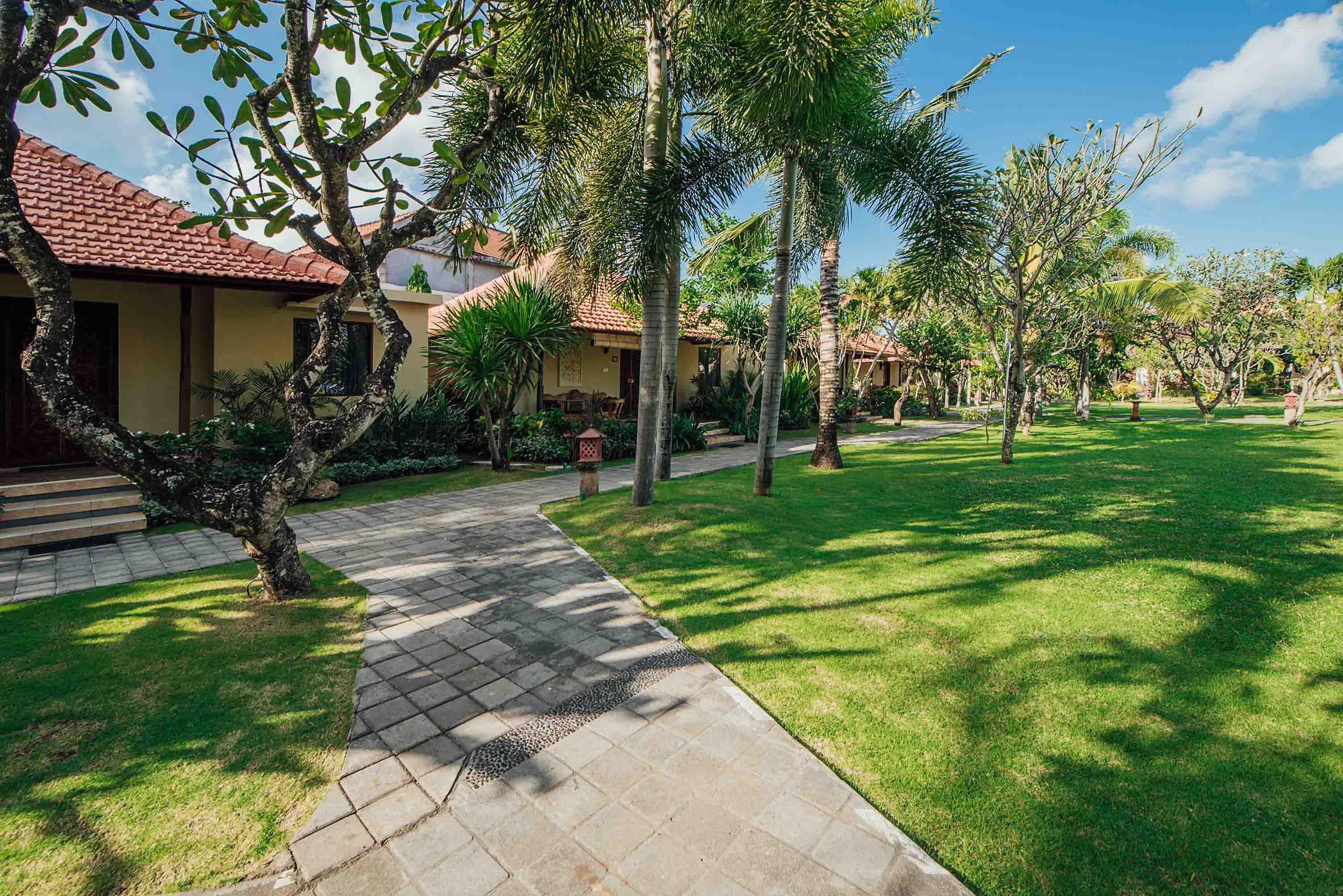 Kuta Puri Bungalows, Villas And Resort Exterior foto