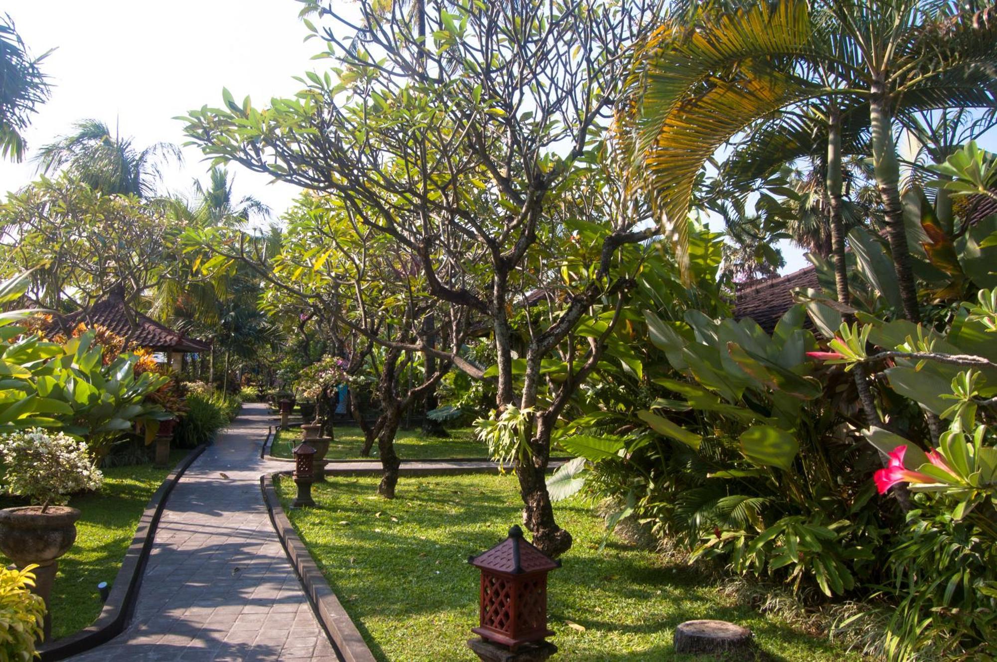 Kuta Puri Bungalows, Villas And Resort Exterior foto